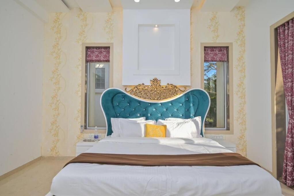 Royal Paradise Villa ロナバラ エクステリア 写真