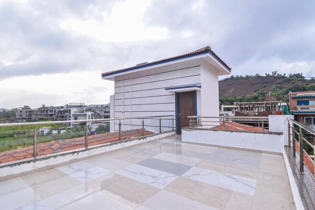 Royal Paradise Villa ロナバラ エクステリア 写真
